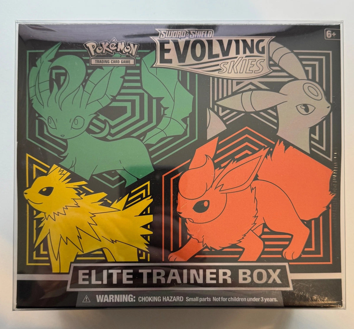 Pokémon TCG Sword & Shield—Evolving Skies Elite Trainer Box (ETB)